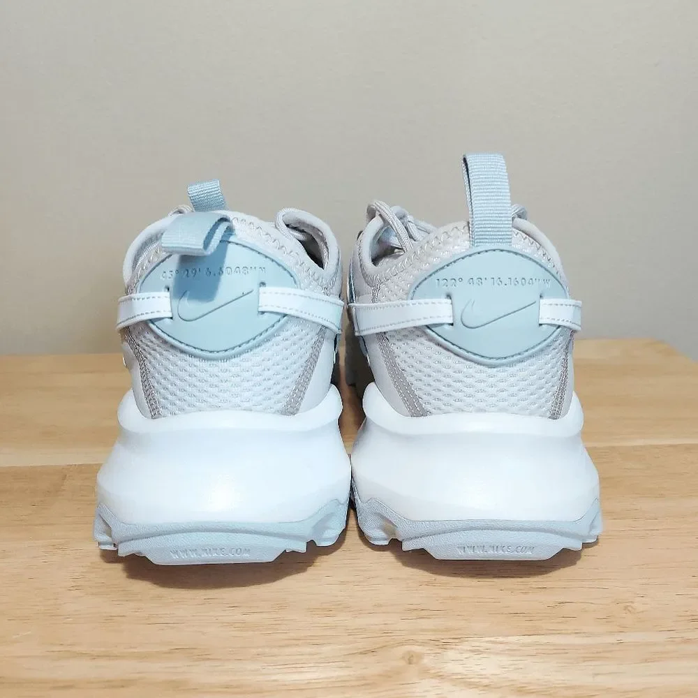 Nike TC 7900 Shoes Sail Light Orewood Taupe DD9682-102 Women's Size 9 - Picture 5 of 7